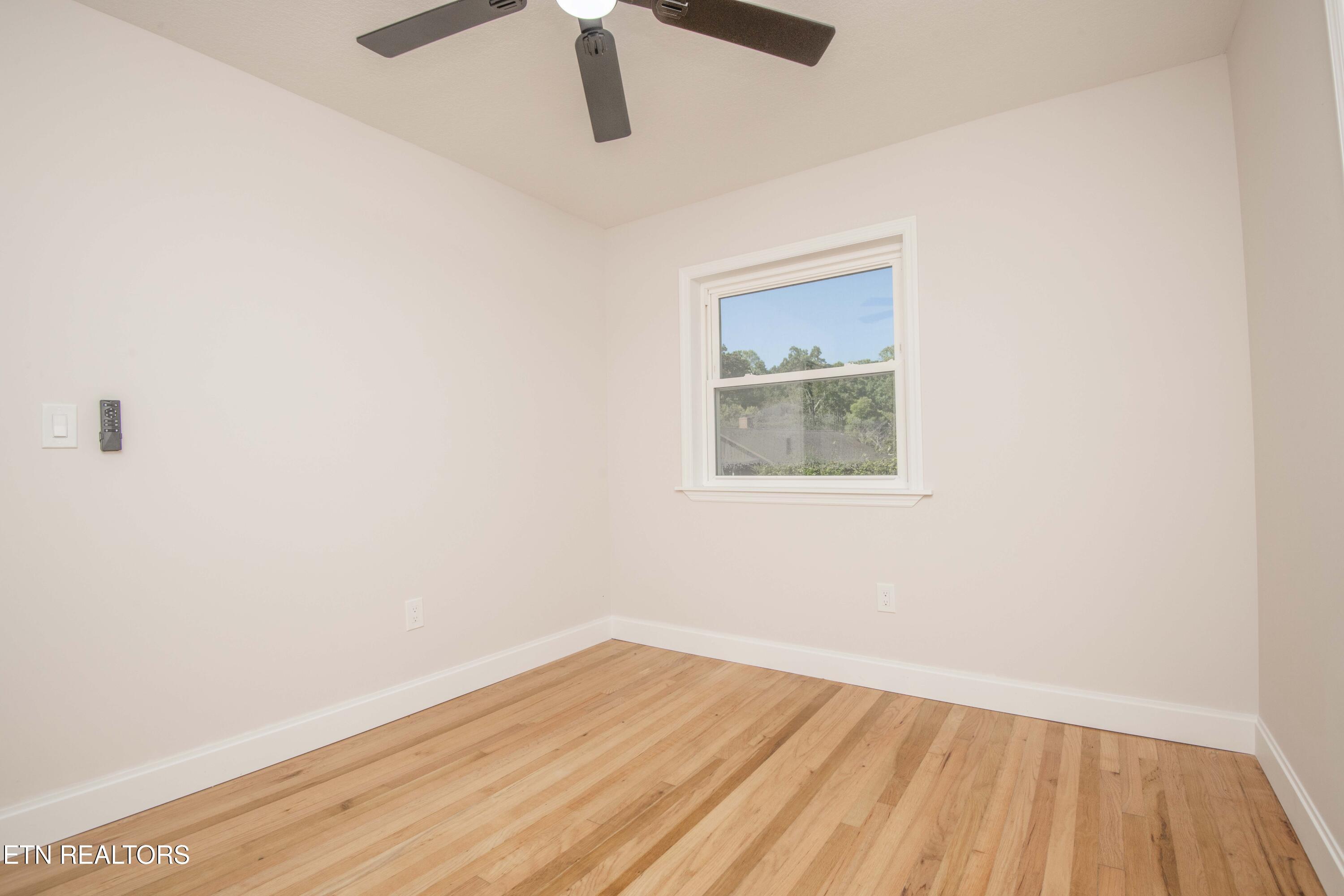 304 Firestone Road Oak Ridge, TN 37830 - Photo 44 of 50 bed 2