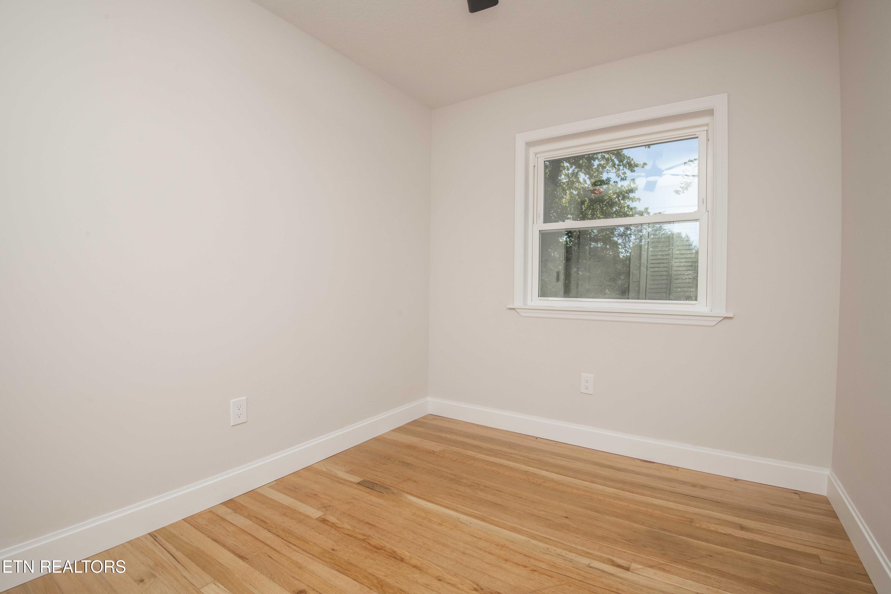304 Firestone Road Oak Ridge, TN 37830 - Photo 48 of 50 bed 2