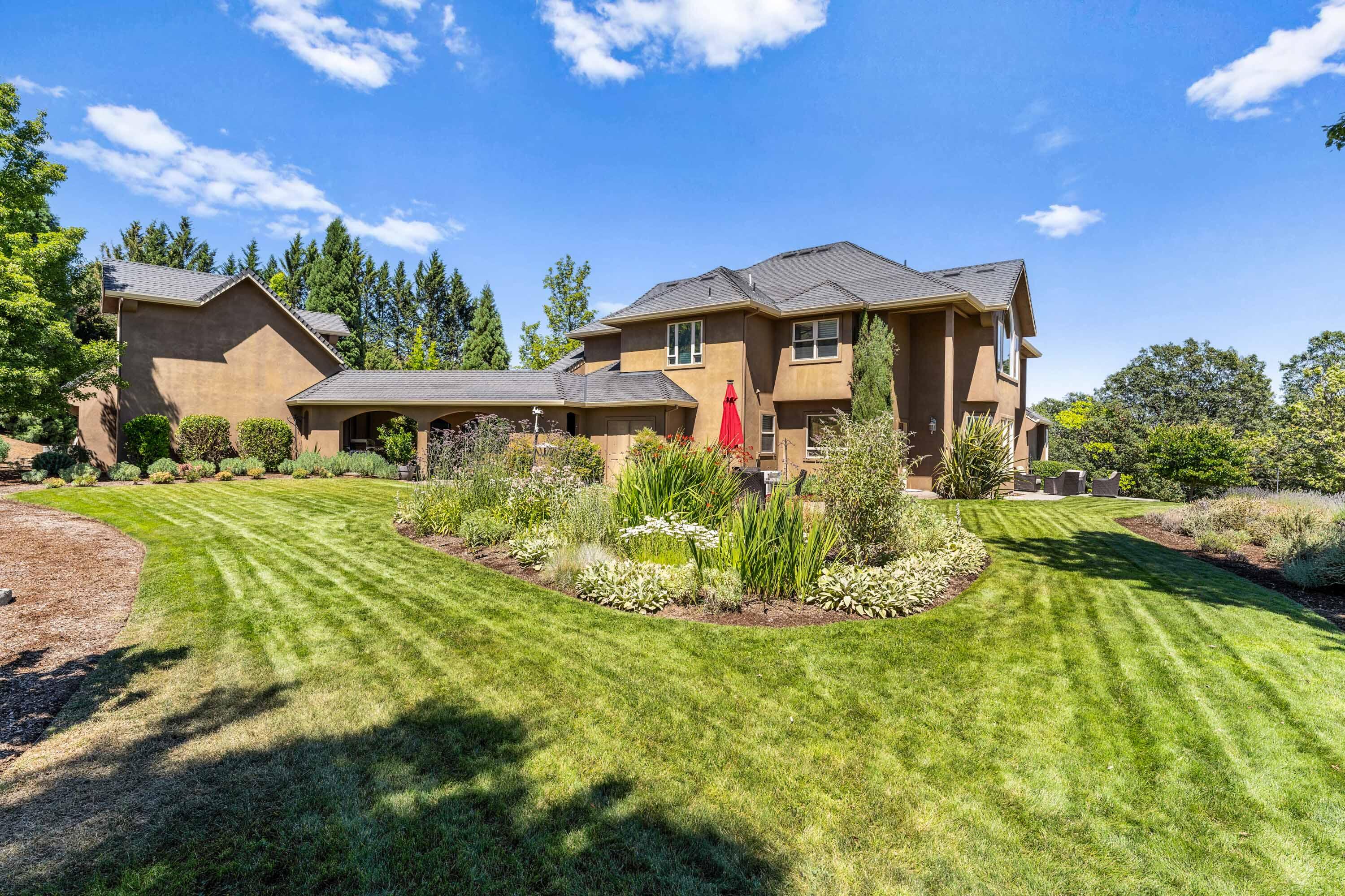 3944 Jonathan Way Central Point, OR 97502 - Photo 47 of 50 EXT (8 of 11)