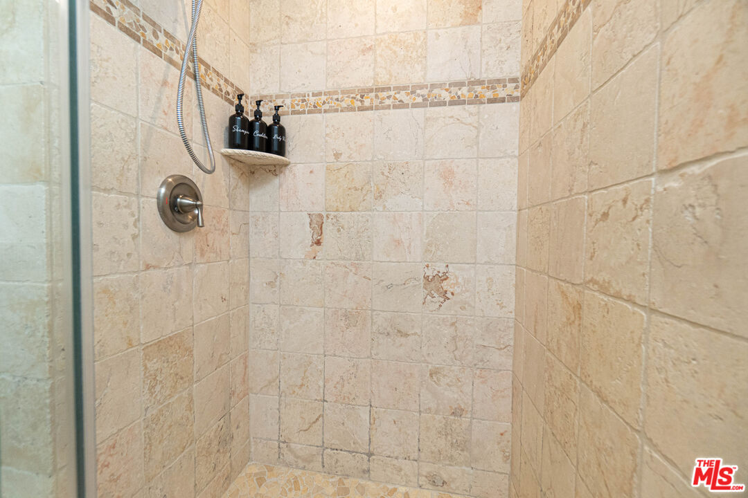 5181 Densmore Avenue Encino, CA 91436 - Photo 51 of 73