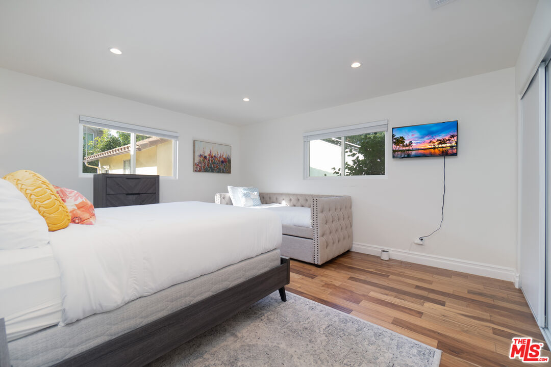 5181 Densmore Avenue Encino, CA 91436 - Photo 55 of 73