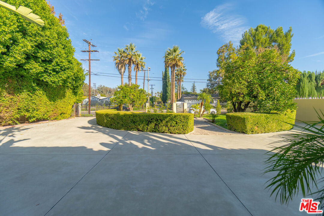 5181 Densmore Avenue Encino, CA 91436 - Photo 60 of 73