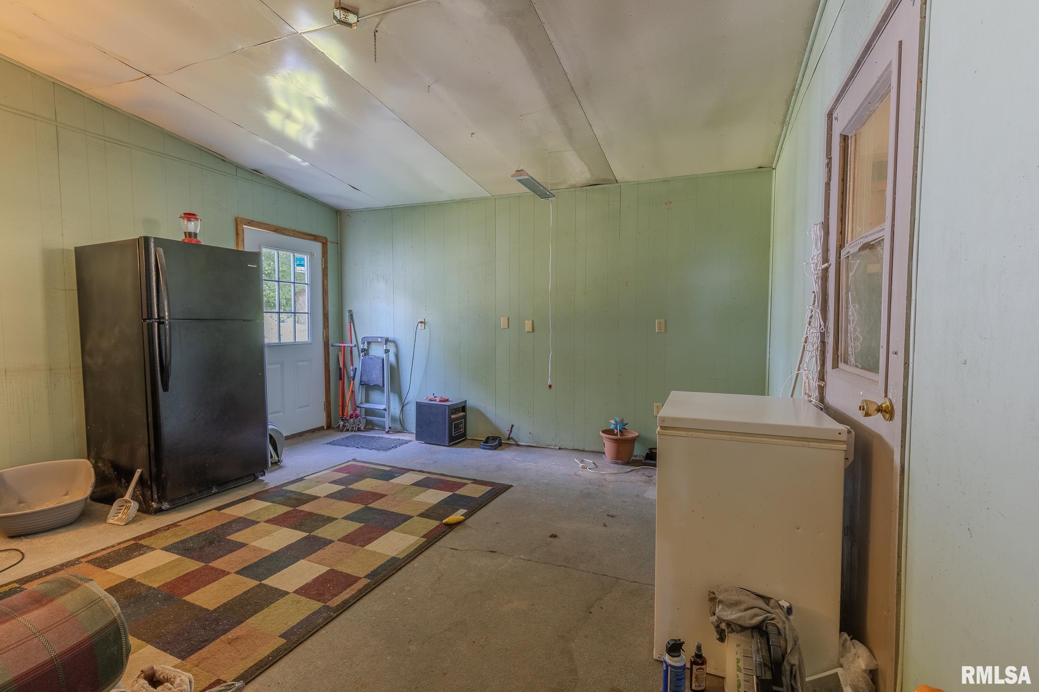 10975 Colbrook Road Carlinville, IL 62626 - Photo 31 of 45 Gallery Image 31