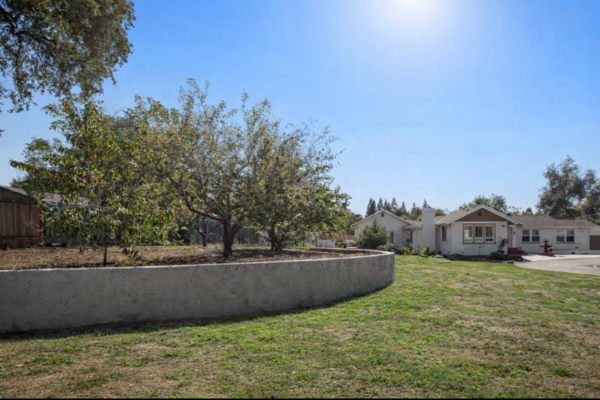 5852 Olive Ranch Road Granite Bay, CA 95746 - Photo 9 of 46 a view of a backyard