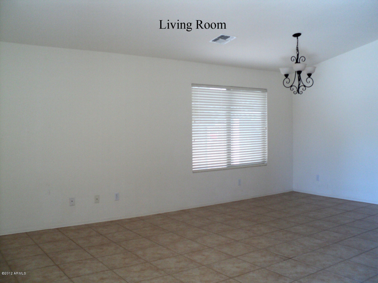 2136 West Maldonado Road Phoenix, AZ 85041 - Photo 13 of 15 livingRoom2