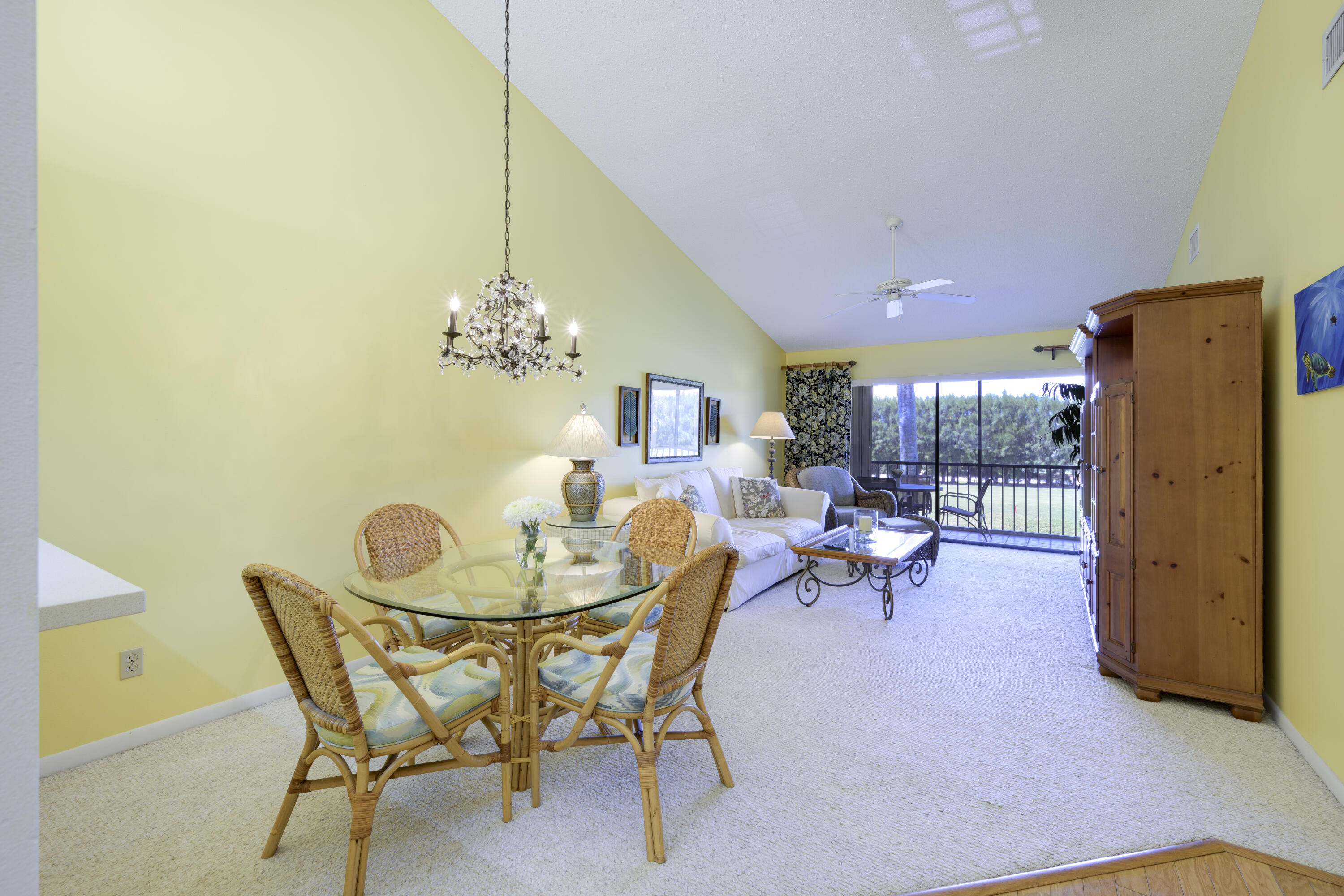 402 Pinecrest Circle, Unit B Jupiter, FL 33458 - Photo 16 of 45 Light & Bright
