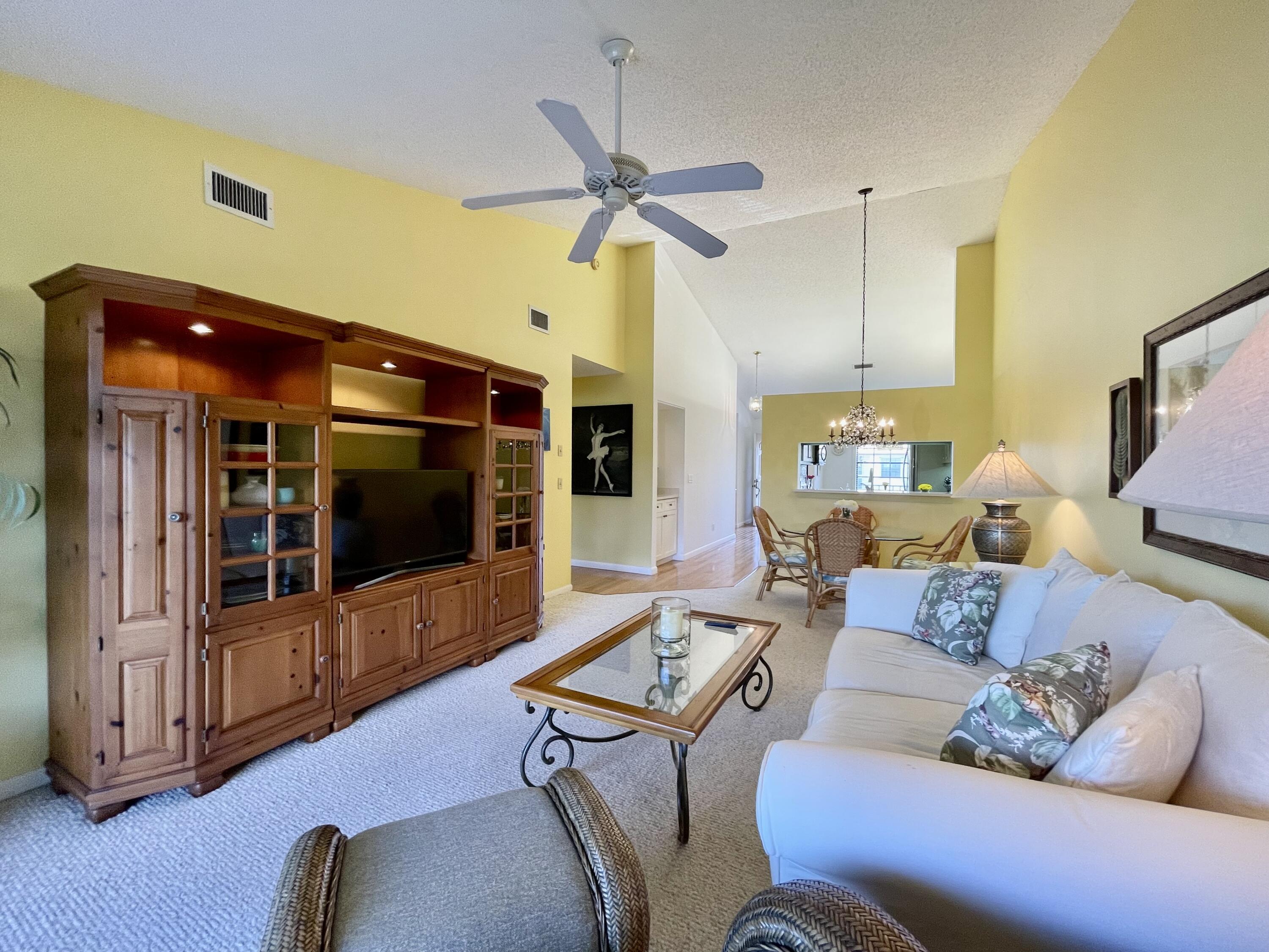 402 Pinecrest Circle, Unit B Jupiter, FL 33458 - Photo 19 of 45 Berber Carpet & Wood Floors