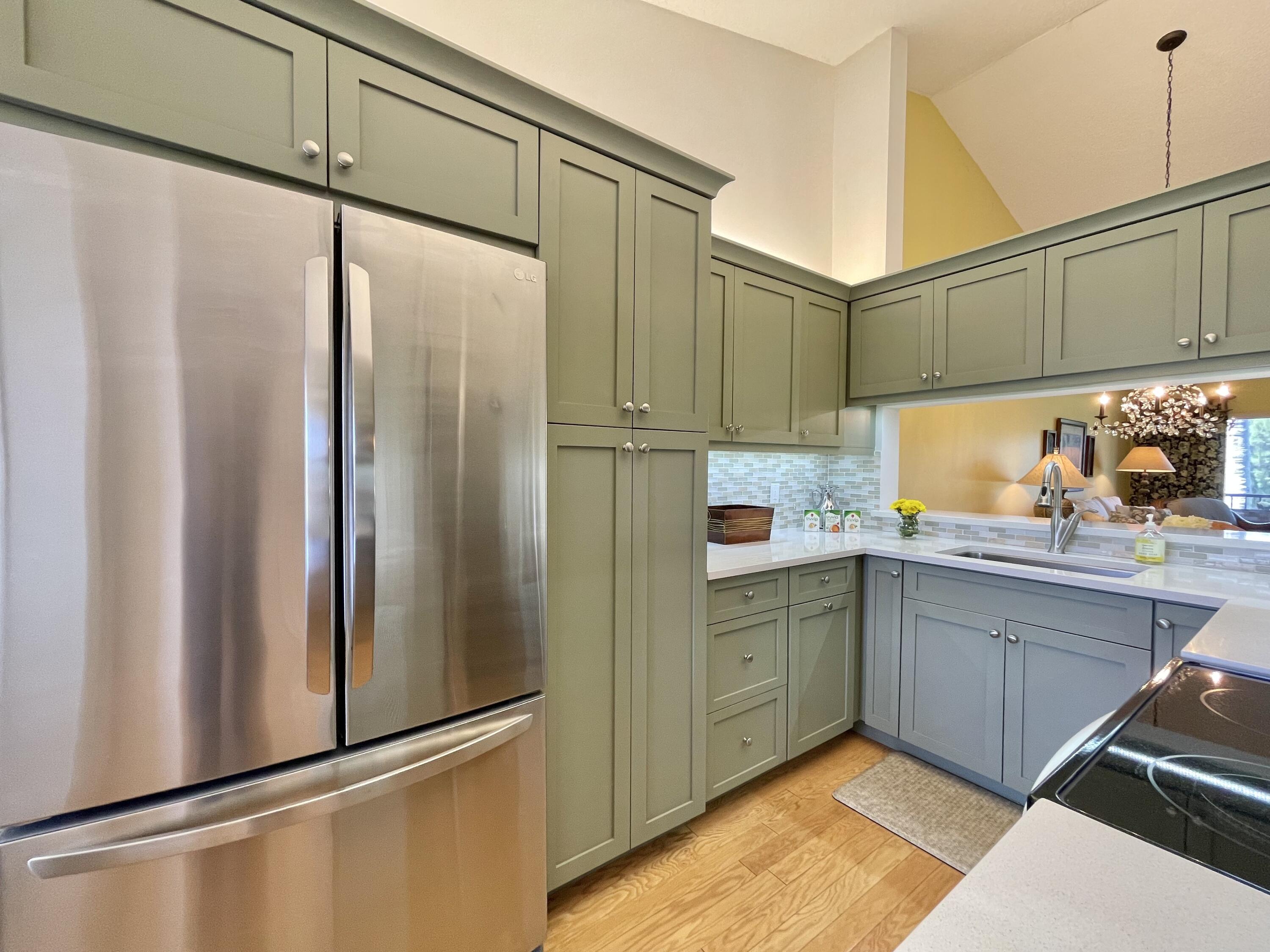 402 Pinecrest Circle, Unit B Jupiter, FL 33458 - Photo 10 of 45 Stainless Appliances