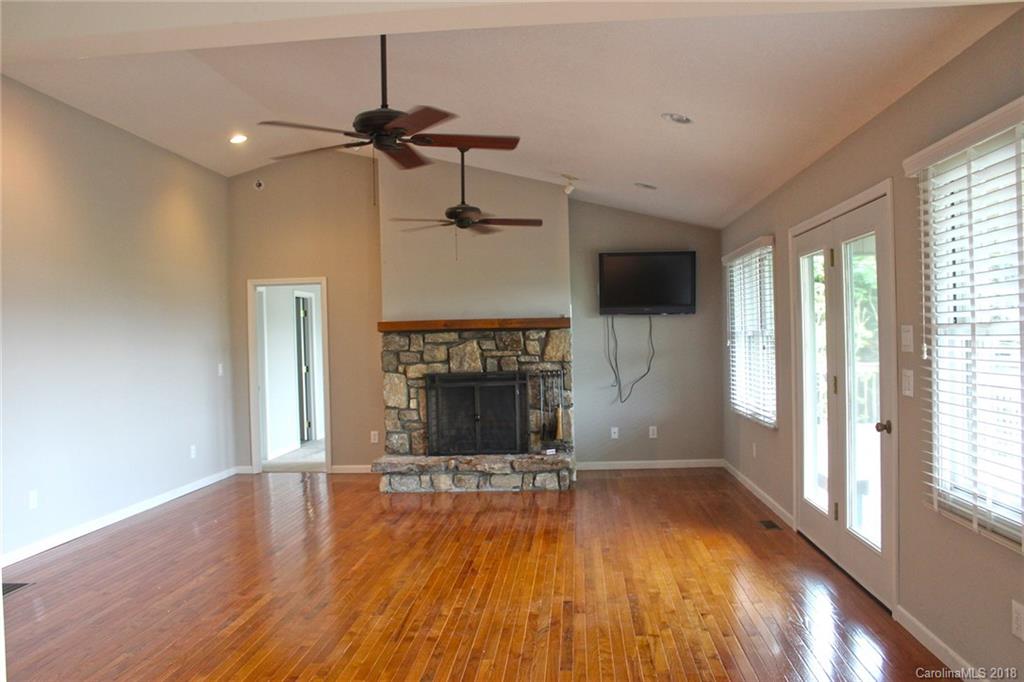 317 Ben Nevis Road Brevard, NC 28712 - Photo 4 of 26 Gallery Image 4
