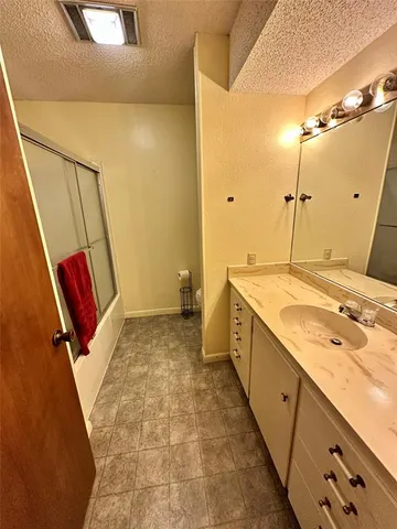 $215,000 | 1204 Barbara Drive, Seymour, TX 76380