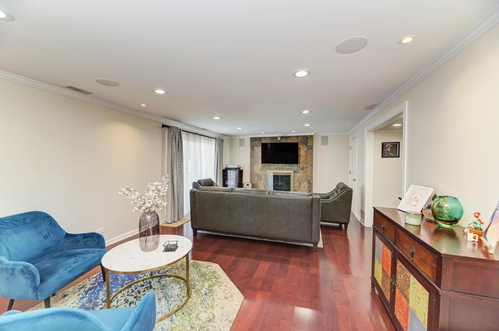 1030 West Kendall Terrace Addison, IL 60101 - Photo 23 of 56