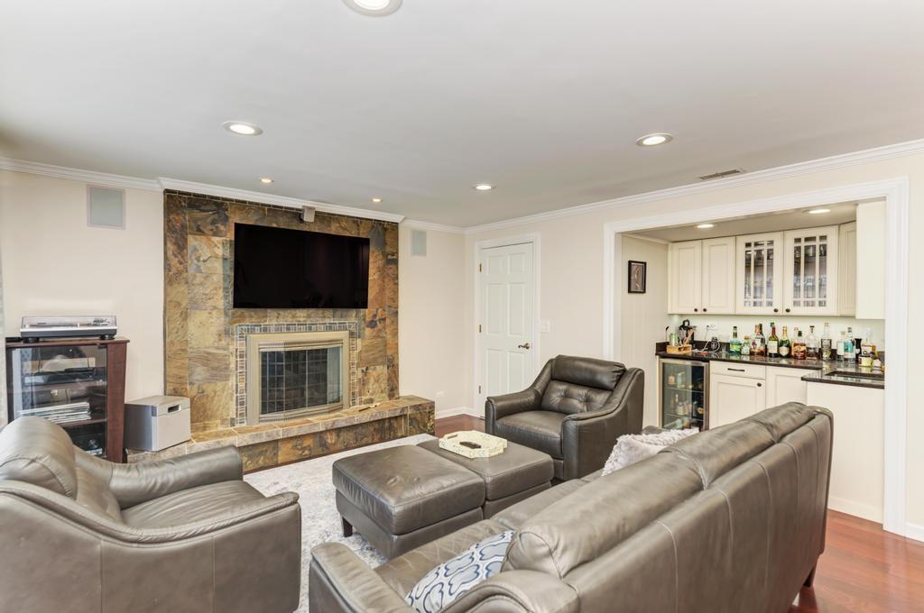 1030 West Kendall Terrace Addison, IL 60101 - Photo 25 of 56