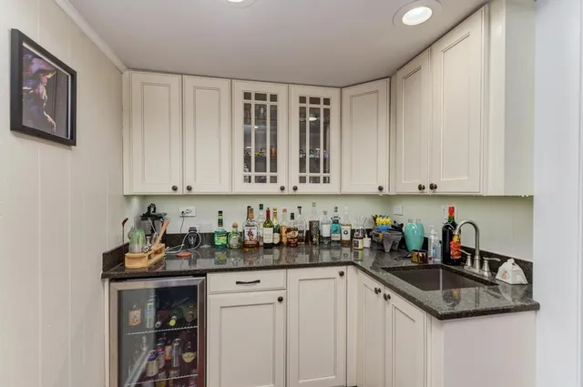 $579,000 | 1030 West Kendall Terrace, Addison, IL 60101