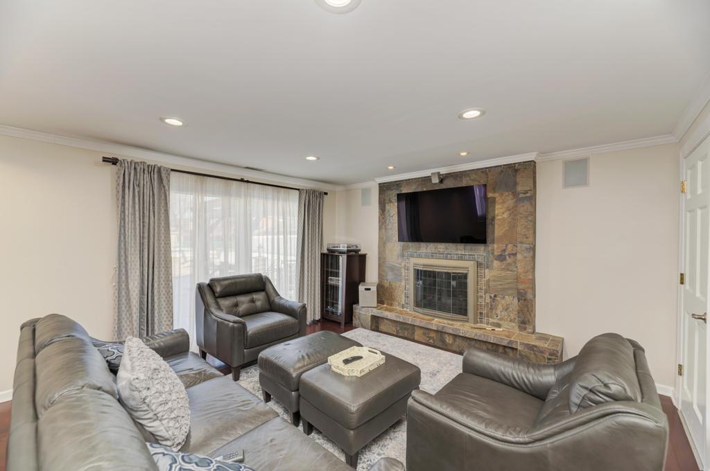 1030 West Kendall Terrace Addison, IL 60101 - Photo 27 of 56