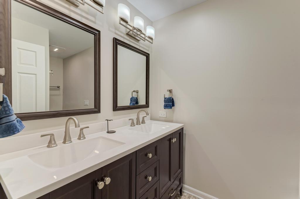 1030 West Kendall Terrace Addison, IL 60101 - Photo 40 of 56