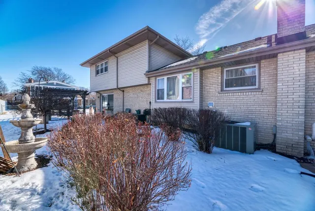 $579,000 | 1030 West Kendall Terrace, Addison, IL 60101