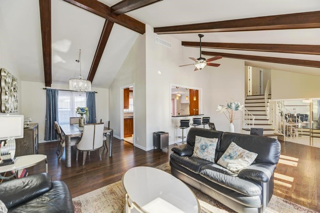 1030 West Kendall Terrace Addison, IL 60101 - Photo 9 of 56