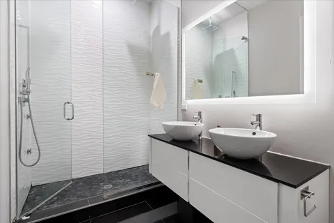 $1,099,000 | 1339 West Ancona Street, Chicago, IL 60642