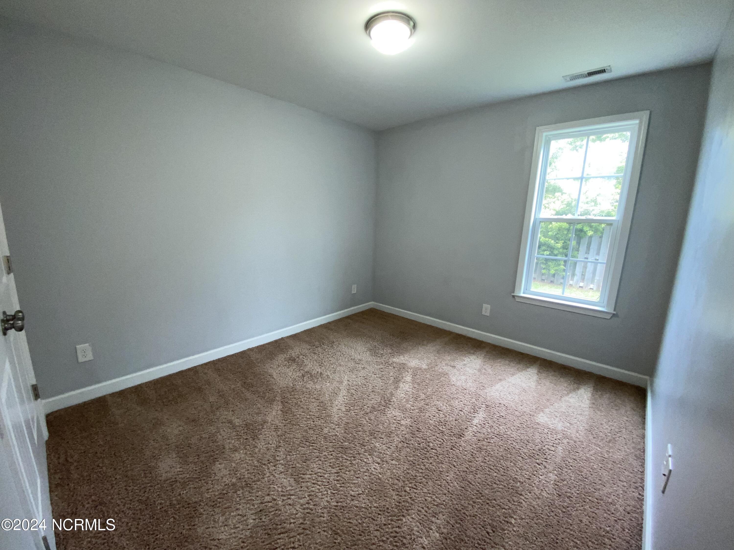 305 Crawford Street Holly Ridge, NC 28445 - Photo 13 of 15 2024-09-02 12.03.40