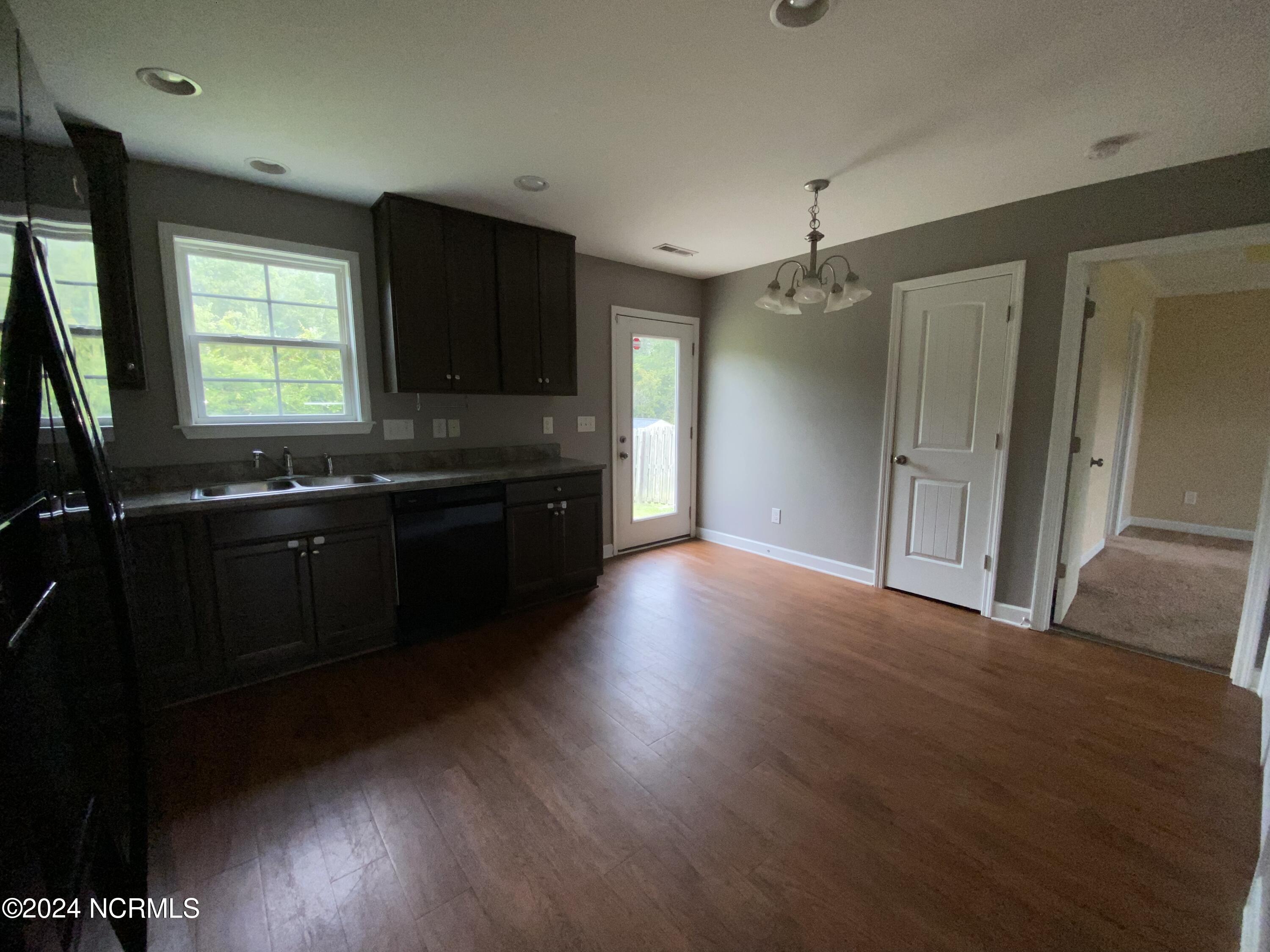 305 Crawford Street Holly Ridge, NC 28445 - Photo 5 of 15 2024-09-02 12.02.41