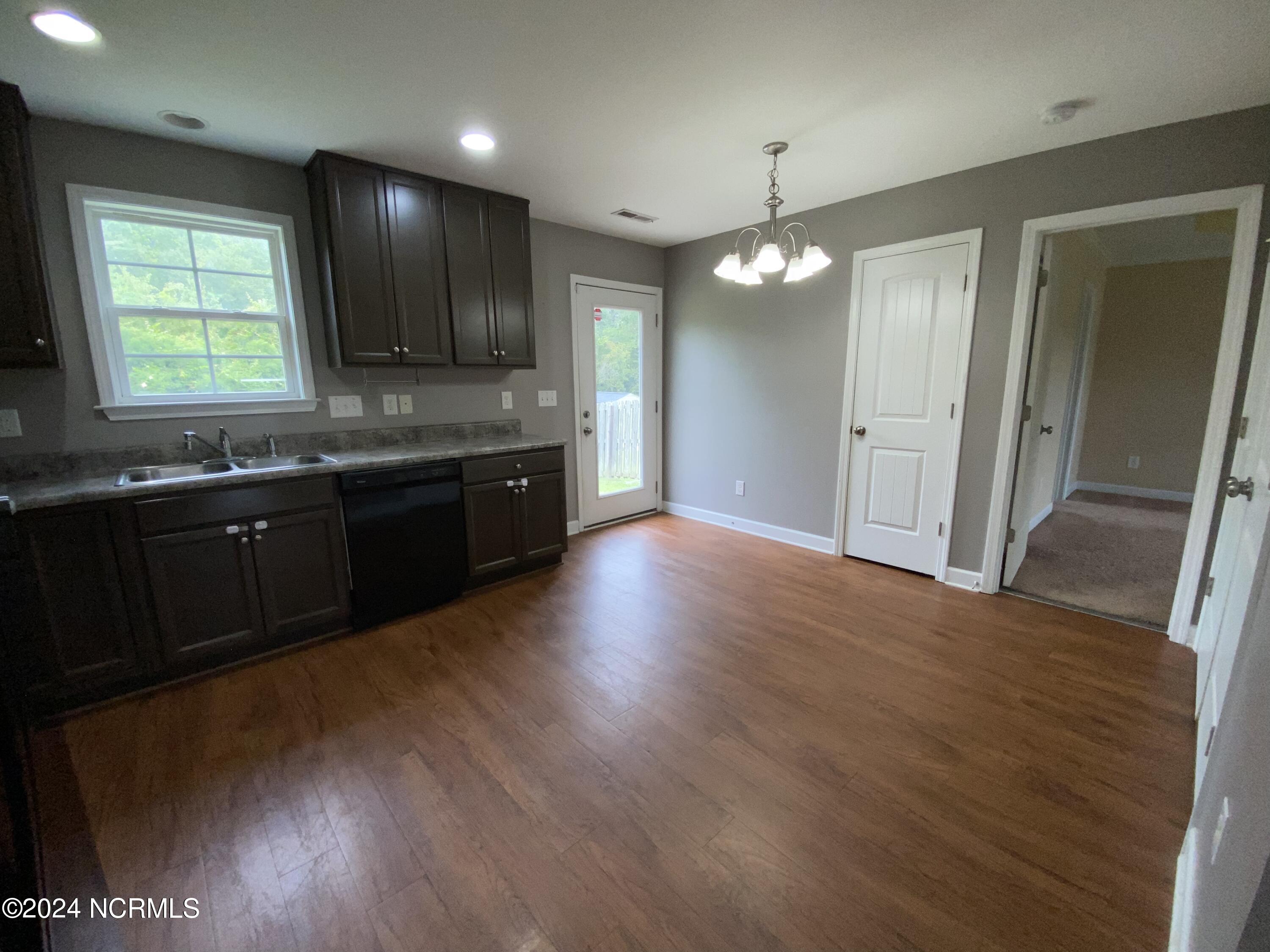 305 Crawford Street Holly Ridge, NC 28445 - Photo 6 of 15 2024-09-02 12.02.51