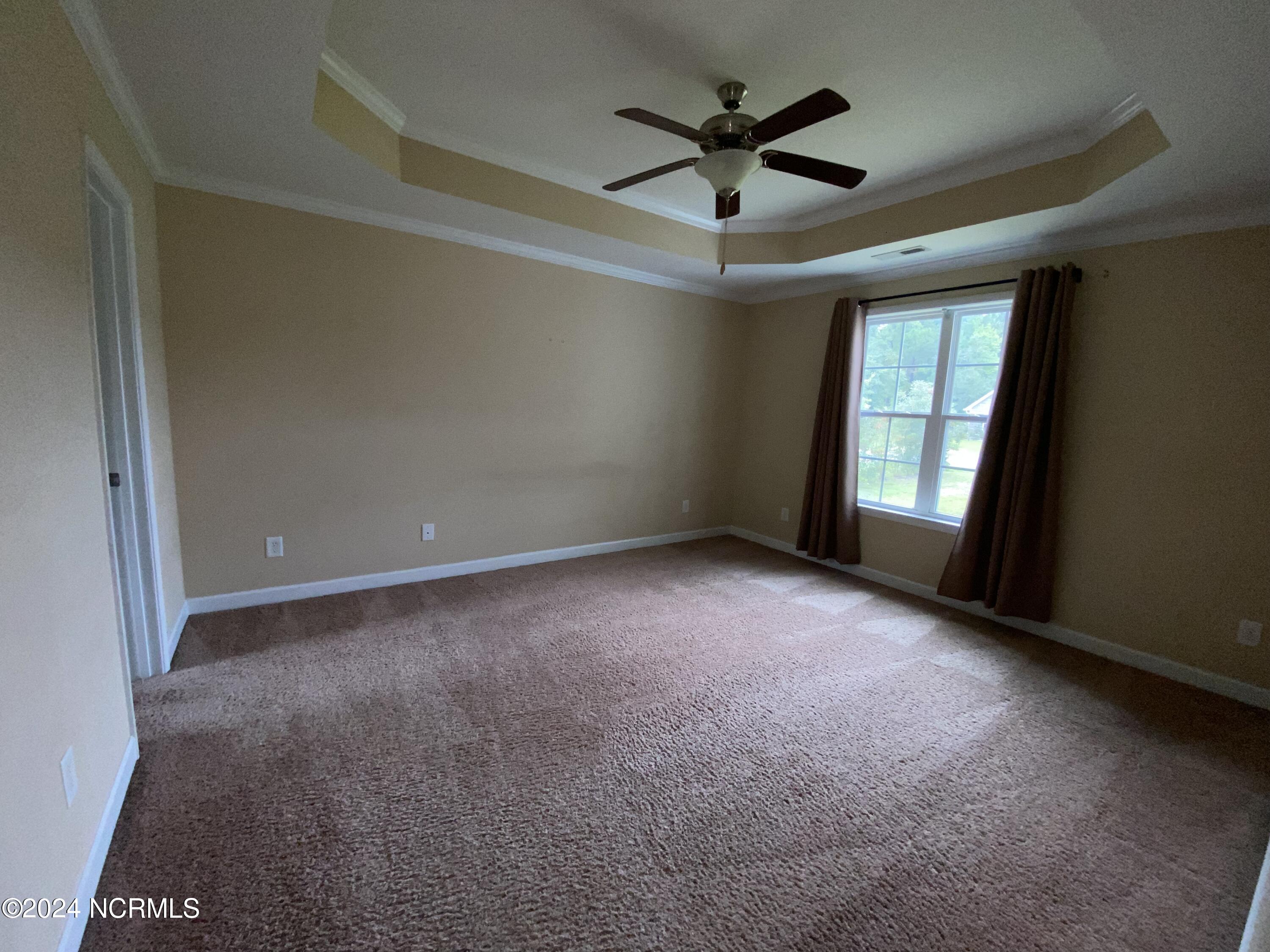 305 Crawford Street Holly Ridge, NC 28445 - Photo 7 of 15 2024-09-02 12.00.57