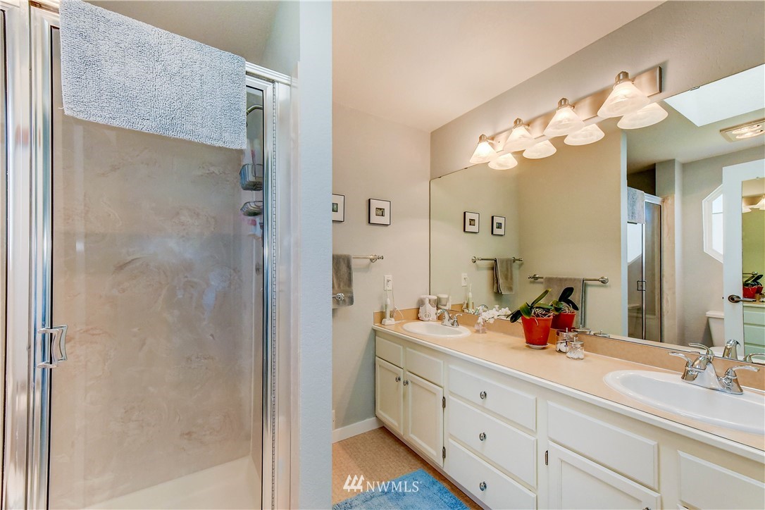 2012 237th Street Southeast Bothell, WA 98021 - Photo 14 of 21
