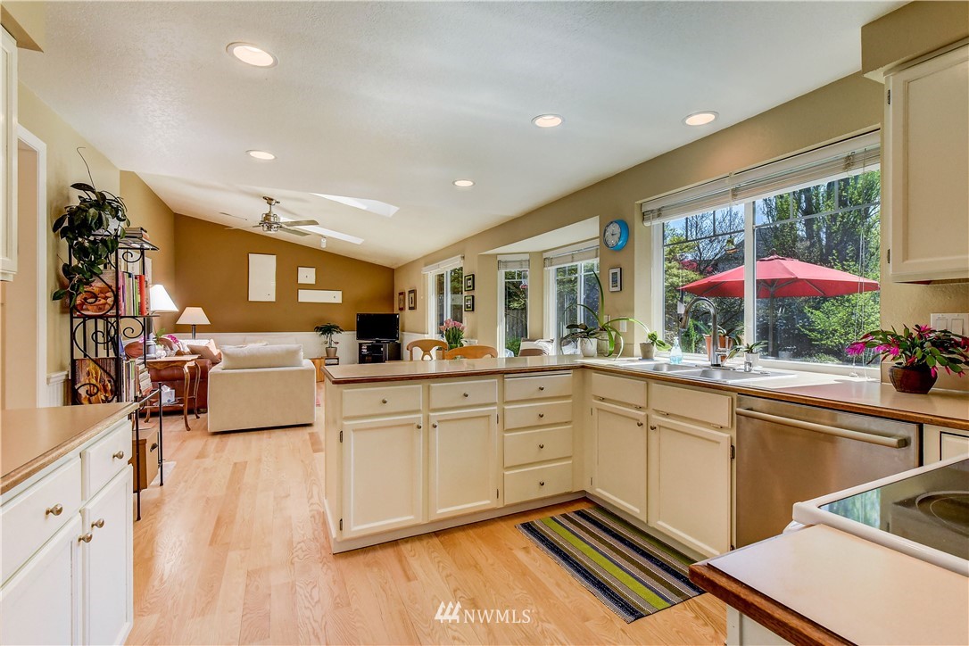 2012 237th Street Southeast Bothell, WA 98021 - Photo 7 of 21
