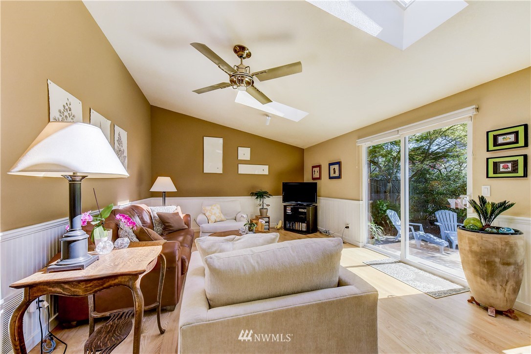 2012 237th Street Southeast Bothell, WA 98021 - Photo 9 of 21