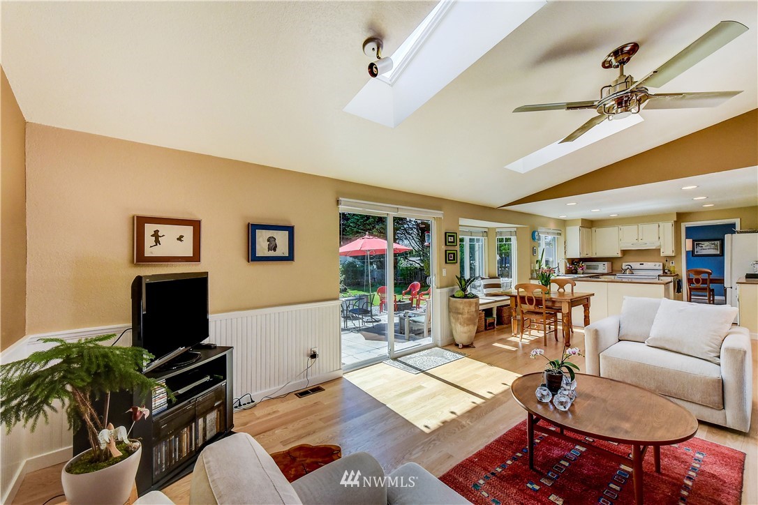 2012 237th Street Southeast Bothell, WA 98021 - Photo 10 of 21