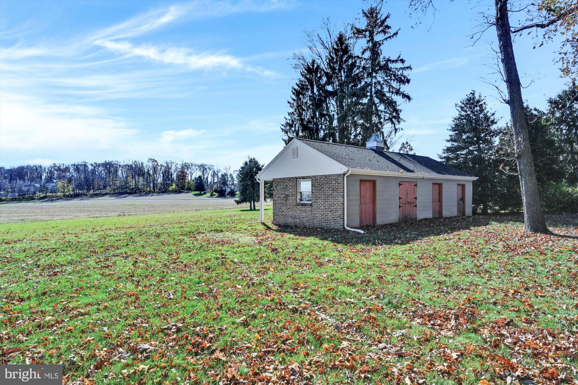 899 Locust Grove Road York, PA 17402 - Photo 31 of 37 Gallery Image 31