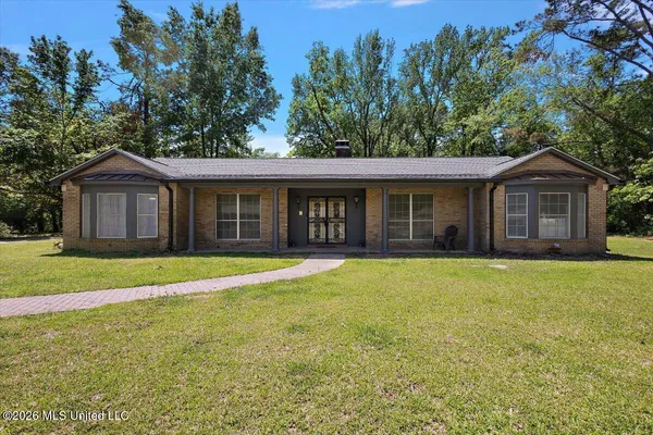 $259,900 | 922 Belle Air Circle, Yazoo City, MS 39194