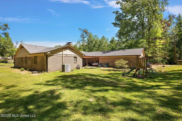 $249,900 | 922 Belle Air Circle, Yazoo City, MS 39194