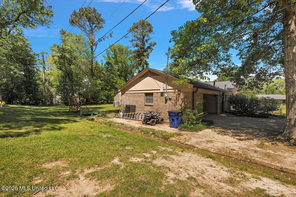 $249,900 | 922 Belle Air Circle, Yazoo City, MS 39194