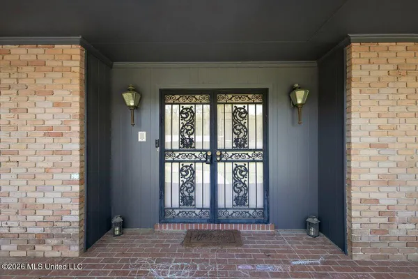 $249,900 | 922 Belle Air Circle, Yazoo City, MS 39194