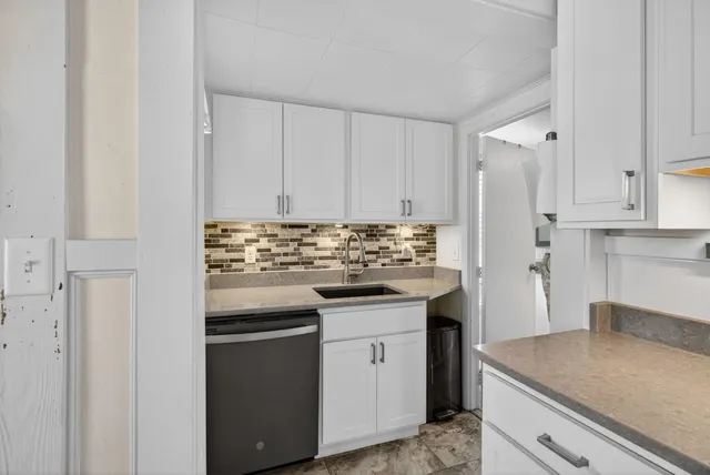 $389,900 | 55 South Hall Street, Manchester, NH 03103