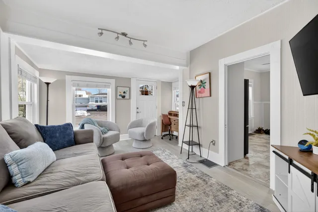 $389,900 | 55 South Hall Street, Manchester, NH 03103