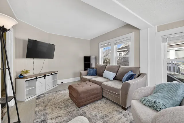 $389,900 | 55 South Hall Street, Manchester, NH 03103