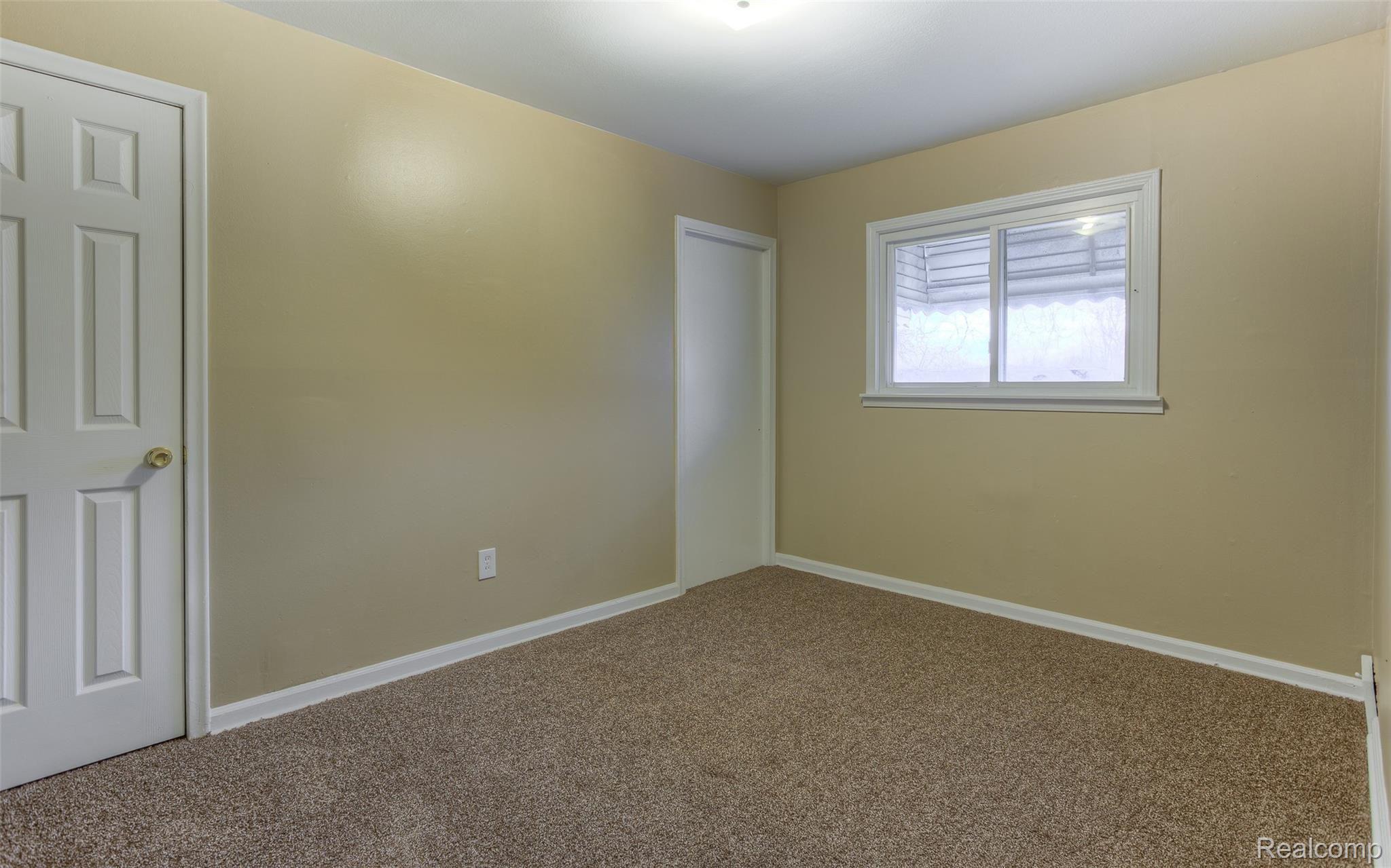 29966 Spring Arbor Drive Inkster, MI 48141 - Photo 21 of 27 29966 spring arbor interiors (13).jpg