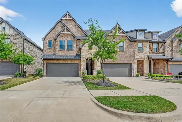 $380,000 | 5407 Winged Foot Drive, Arlington, TX 76017