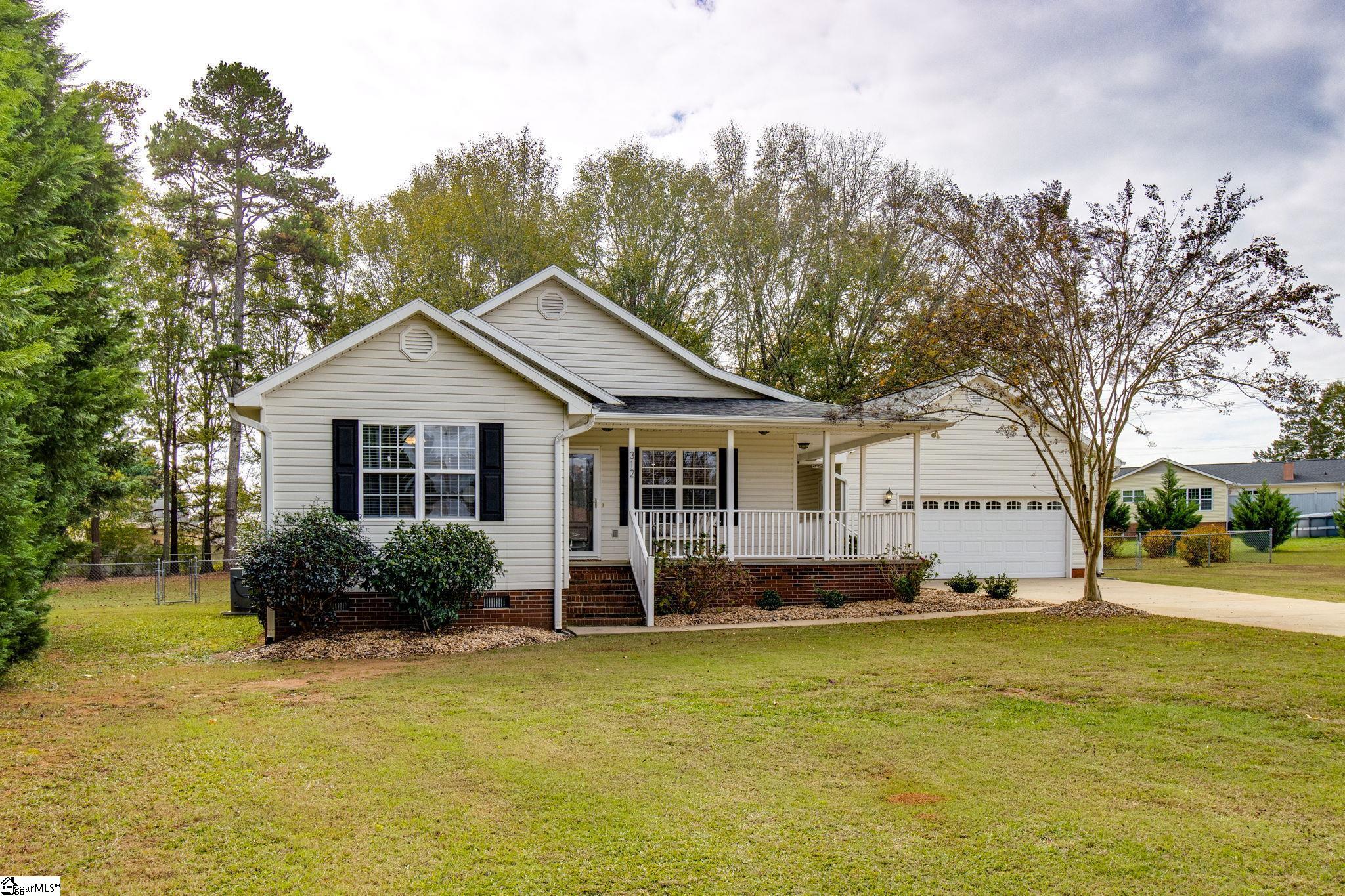 312 Corey Drive Inman, SC 29349 - Photo 3 of 36