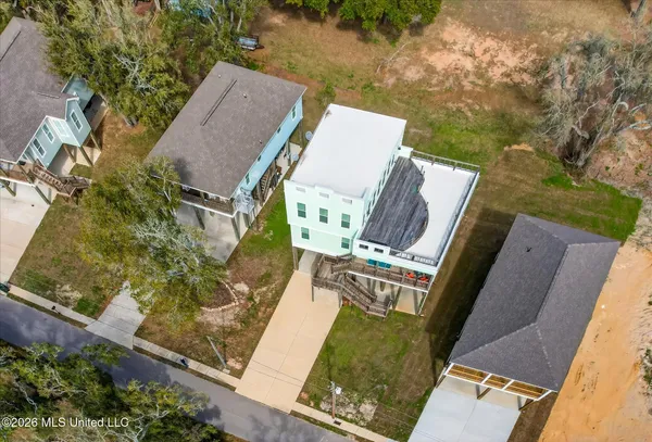 $729,000 | 218 West Avenue, Long Beach, MS 39560