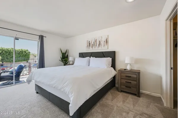 $2,000 | 1702 West Tuckey Lane, Unit 230, Phoenix, AZ 85015