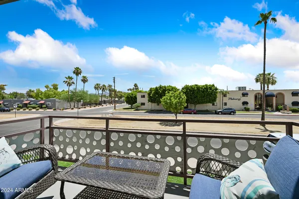 $2,000 | 1702 West Tuckey Lane, Unit 230, Phoenix, AZ 85015