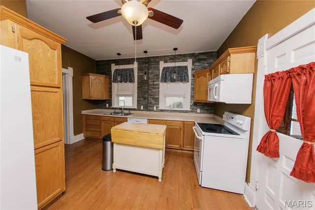 $256,500 | 111 West Madison Avenue, Owensville, MO 65066