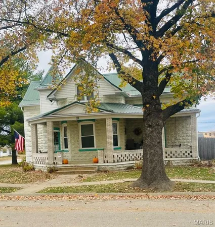 $253,000 | 111 West Madison Avenue, Owensville, MO 65066