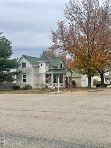 $256,500 | 111 West Madison Avenue, Owensville, MO 65066