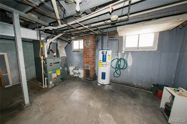 $253,000 | 111 West Madison Avenue, Owensville, MO 65066