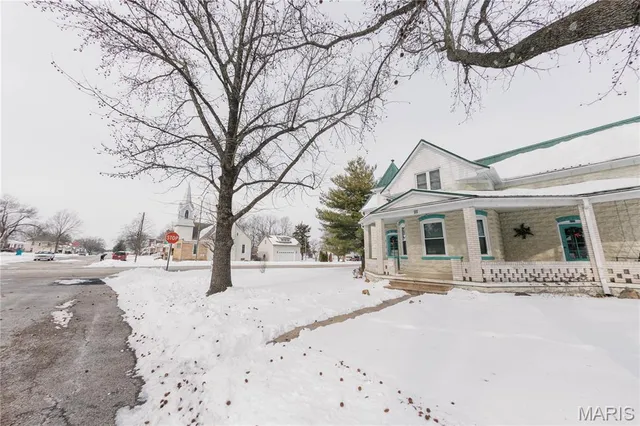 $256,500 | 111 West Madison Avenue, Owensville, MO 65066