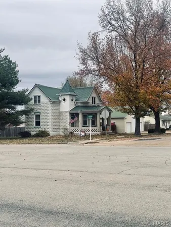 $253,000 | 111 West Madison Avenue, Owensville, MO 65066